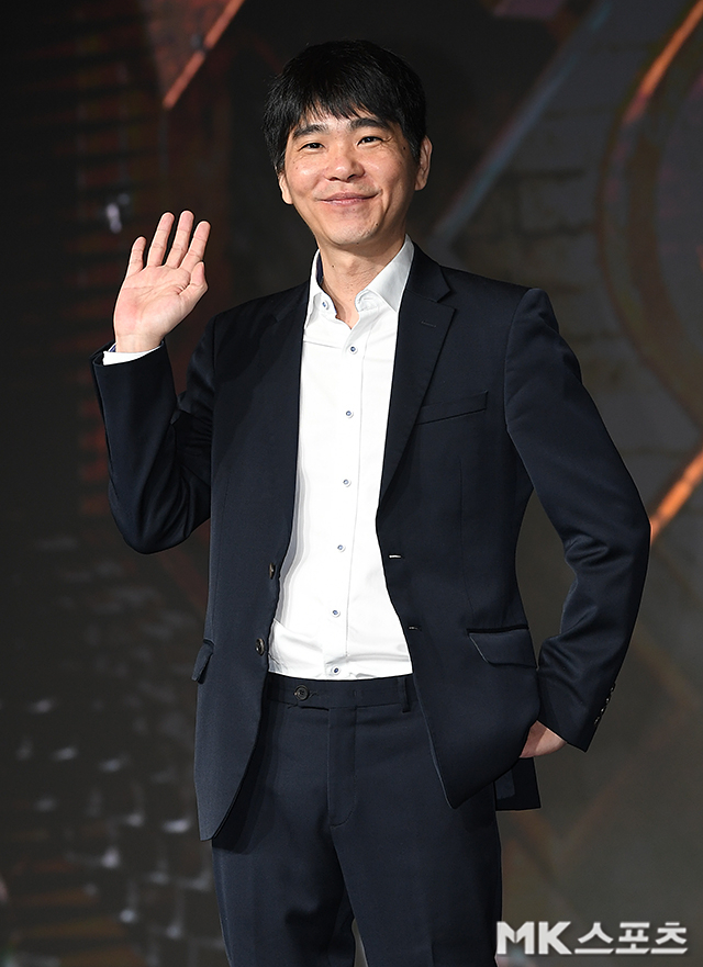 29일 오전 서울 마포구 호텔 나루 엠갤러리에서 넷플릭스(Netflix) 예능 ‘데블스 플랜: 데스룸’ 제작발표회가 진행됐다. 이날 현장에는 정종연 PD, 이세돌, 규현, 강지영, 윤소희, 세븐하이, 이승현, 정현규, 최현준, 츄, 김하린, 박상연, 손은유, 티노 등이 참석했다. / 사진 = 천정환 기자