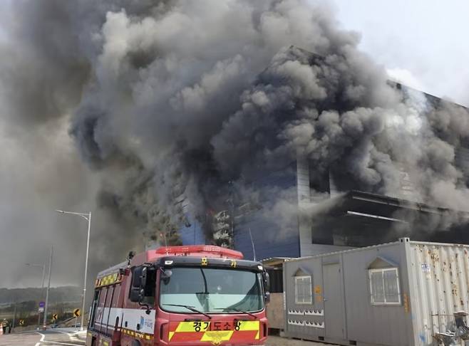 2020년 4월29일 이천 물류창고 화재사건 당시 모습/사진=경기도소방재난본부 제공