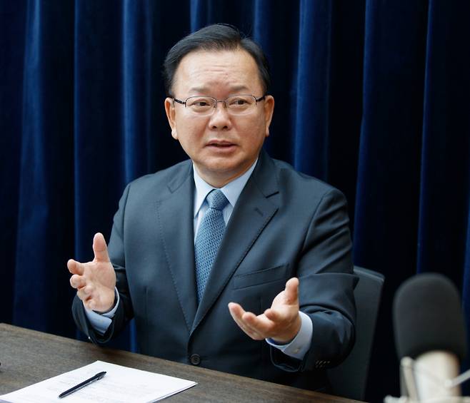 이밖에 김부겸 전 국무총리와 김경수 전 경남지사, 박용진 전 의원 등 비명계 주요 인사들도 선대위에 합류할 예정이다. 사진은 김부겸 전 국무총리 인터뷰 모습. /사진=머니투데이