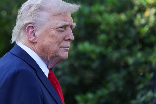 ▲ 도널드 트럼프 미국 대통령이 28일(현지시간) 제59회 슈퍼볼 우승팀이자 NFL 챔피언인 필라델피아 이글스를 환영하는 행사를 백악관에서 가졌다. ⓒ로이터=연합뉴스