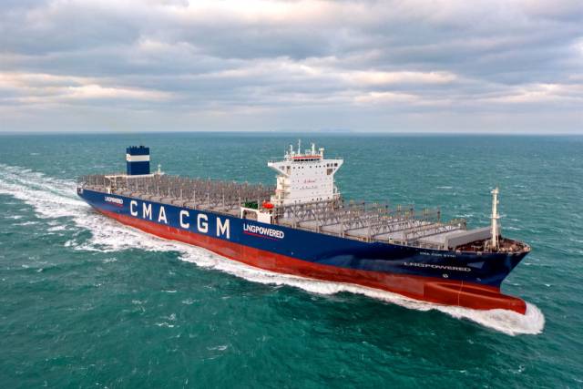 HD현대삼호가 프랑스 선사인 CMA-CGM에 인도한 1만 5000TEU급 액화천연가스(LNG) 이중연료 추진 컨테이너선. 사진 제공=HD한국조선해양