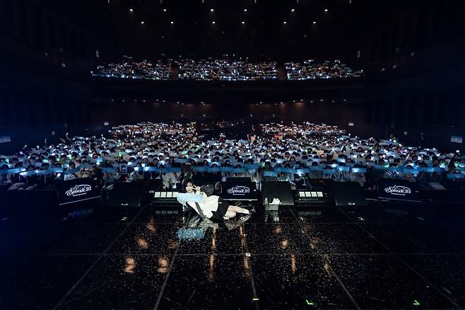 웨이크원 제공