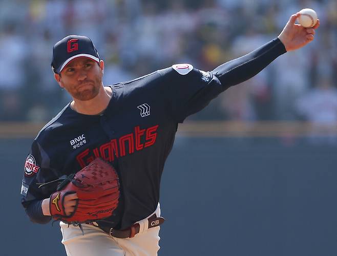 ▲ 롯데 찰리 반즈는 7이닝 1실점으로 키움 타선을 잠재우고 시즌 3승(4패)째를 달성했다. ⓒ연합뉴스