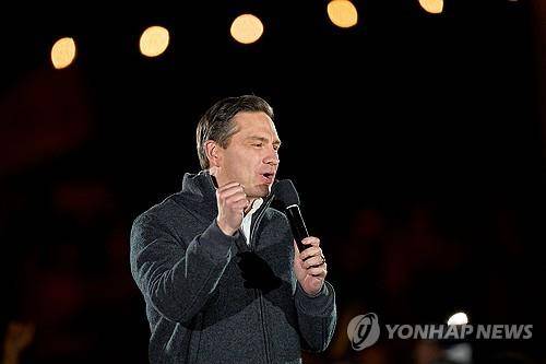 유세하는 포일리에브르 [AFP 연합뉴스 자료사진. 재판매 및 DB 금지]