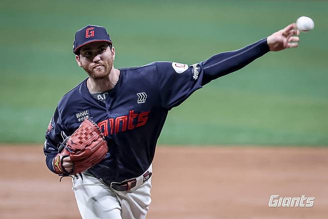 29일 키움과 경기에서 역투하는 롯데 선발 반즈 [롯데 자이언츠 제공. 재판매 및 DB 금지]