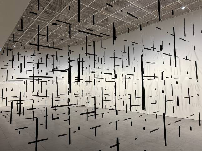 박선기 작가가 아뜰리에 가나에서 선보인 작품./사진=윤서영 기자 sy@