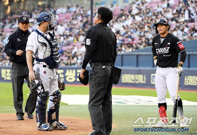 타자의 배트 스피드까지 더해진 파울 타구 충격은 엄청났다.