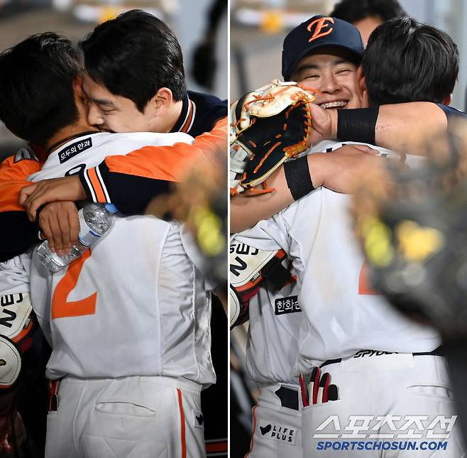 29일 대전한화생명볼파크에서 열린 LG와 한화의 경기, 4회말 한화 심우준이 역전 솔로홈런을 날렸다. 더그아웃 동료들의 무관심 세리머니가 끝난 뒤 축하를 받는 심우준. 대전=허상욱 기자wook@sportschosun.com/2025.04.29/