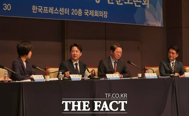 이준석 개혁신당 대선 후보가 이재명 더불어민주당 후보를 향해 "이번 대선에서 패배할 경우 정계를 떠나야 한다"고 일갈했다. /중구=서다빈 기자