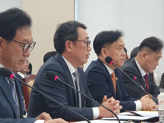 유영상 SKT 사장이 30일 서울 여의도 국회에서 열린 제424회 국회(임시회) 과학기술방송통신위원회 제5차 전체 회의에서 발언하고 있다.ⓒ데일리안 조인영 기자