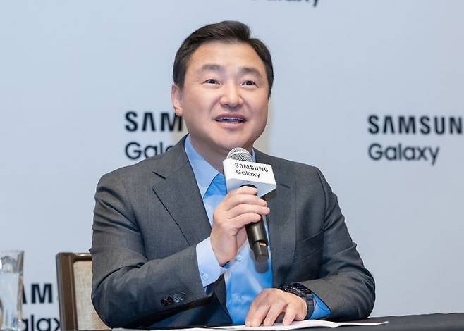 노태문 모바일경험(MX) 사업부장 겸 디바이스경험(DX) 부문장 직무대행이 지난 1월 22일 미국 새너제이에서 개최된 '갤럭시 S25' 시리즈 관련 기자간담회에서 발언하고 있다.ⓒ삼성전자