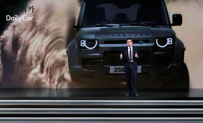 JLR, 미래 혁신 전략 원(ONE) 발표 (JLR코리아 로빈 콜건 대표)