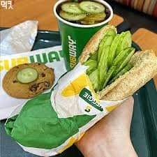 서브웨이 오이 샌드위치 실물