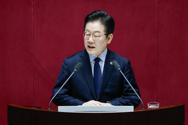 이재명 더불어민주당 대표가 지난 2월 10일 서울 여의도 국회 본회의장에서 '회복과 성장'을 주제로 제422회 국회(임시회) 교섭단체 대표연설을 하고 있다. 뉴스1