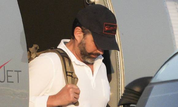 도널드 트럼프 미국 대통령의 장남 트럼프 주니어가 29일 서울 강서구 김포공항에 도착,전용기에서 내리고 있다. [사진=연합뉴스]