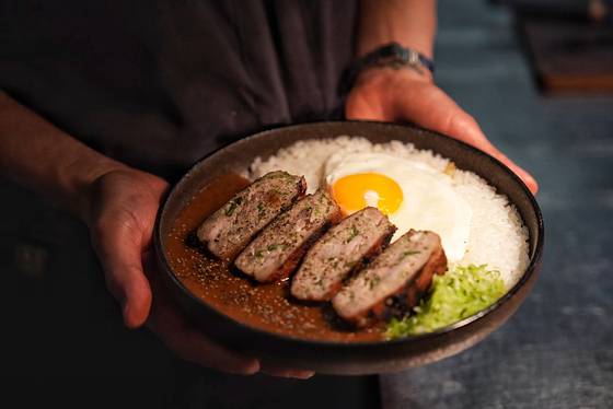 3주 간격으로 메뉴가 바뀌는 오늘의카레. 사진은 함박스테이크 카레. 사진 김성현