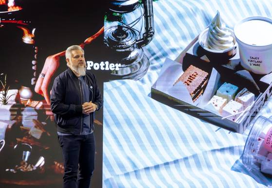 지난 7일부터 9일까지 이탈리아 밀라노에서 열린 '밀라노 디자인 위크'에서 기아가 디저트 브랜드 포틀러와 함께 '트렌센드 저니' 전시를 개최했다. 사진 포틀러