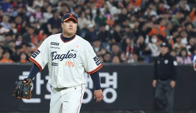 리그 3연승을 달린 한화 이글스가 류현진을 선발로 예고했다. 사진은 2025시즌 한화 이글스에서 활약한 류현진의 모습. /사진=뉴스1