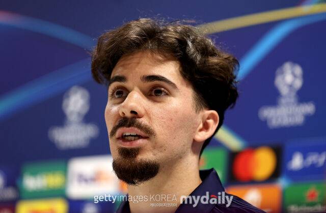 아스널과 챔피언스리그 준결승 1차전을 앞두고 기자회견에 참석한 비티냐. /게티이미지코리아