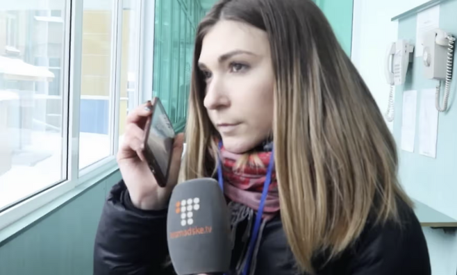 생전 기자로 활동하던 빅토리야 로시나 모습. 가디언 캡처