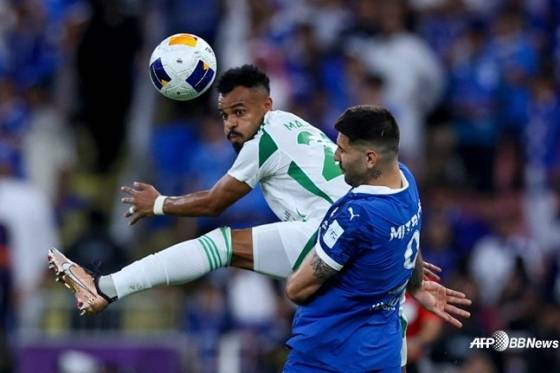 알렉산다르 미트로비치(오른쪽). /AFPBBNews=뉴스1