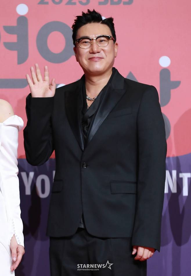 이상민이 29일 오후 서울 상암동 SBS 프리즘센터에서 진행된 2023 SBS 연예대상 포토월 행사에 참석해 포즈를 취하고 있다. /2023.12.30 /사진=이동훈