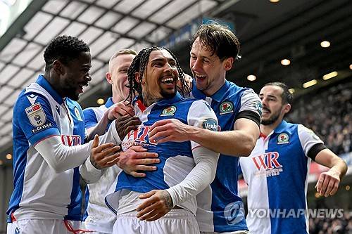 블랙번 소식을 전하는 '로버스에스트라'는 지난 29일(한국시간) 양현준이 만약 블랙번 공격수 타이리스 돌란이 떠날 경우를 대비한 영입 명단에 포함됐다고 전했다.연합뉴스