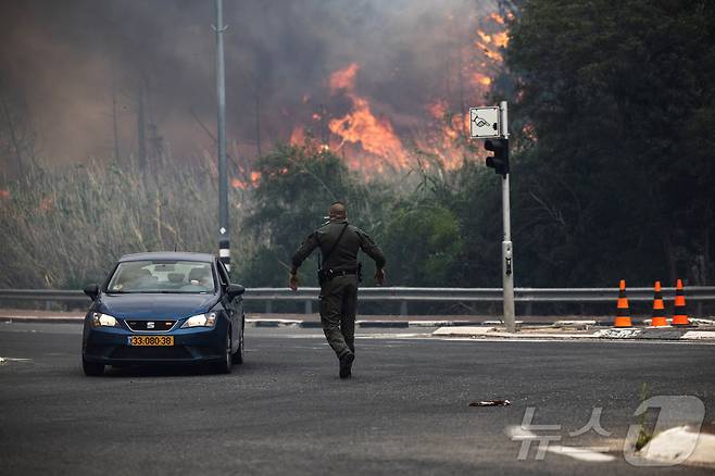 이스라엘 예루살렘 외곽에서 30일(현지시간) 대형 산불이 발생했다. ⓒ 로이터=뉴스1