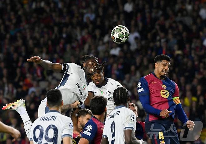 인터 밀란과 바르셀로나의 경기 모습 ⓒ AFP=뉴스1