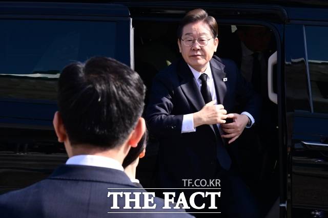 대법원이 1일 이재명 더불어민주당 대선 후보의 공직선거법 위반 사건을 유죄 취지로 파기환송했다. 무죄 판결을 뒤집고 다시 2심 재판을 받게 된 이 후보는 6·3 대통령선거를 앞두고 다시 고비를 맞게 됐다. /남윤호 기자