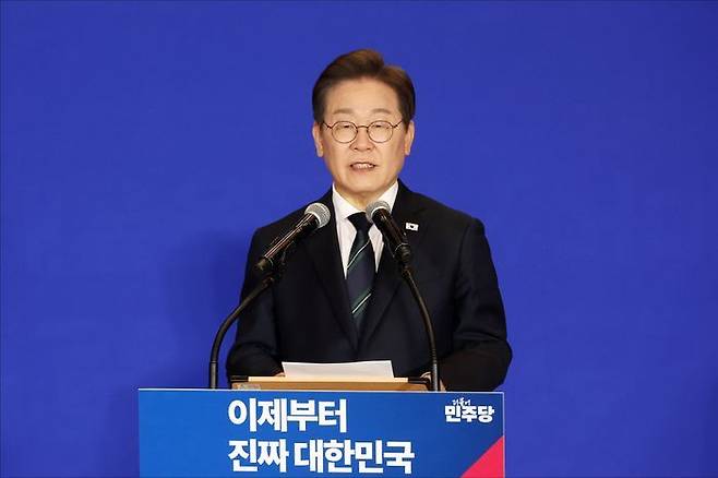 이재명 더불어민주당 대선 후보가 30일 오후 의원회관 대회의실에서 열린 민주당 '진짜 대한민국 선대위' 출범식에서 연설을 하고 있다. ⓒ데일리안 홍금표 기자