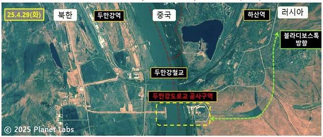 두만강 자동차 다리(두만강 도로교) 공사 구역을 찍은 인공위성 사진. 통일부 제공