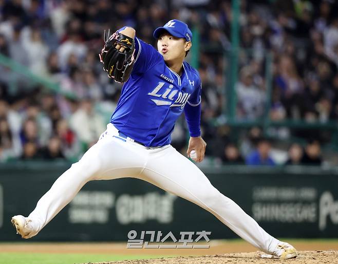 2025 KB0리그 프로야구 SSG랜더스와 삼성라이온즈의 경기가 29일 오후 인천SSG랜더스필드에서 열렸다. 8회말 배찬승이 구원 등판해 피칭을 하고 있다. 인천=김민규 기자 mgkim1@edaily.co.kr /2025.04.29/