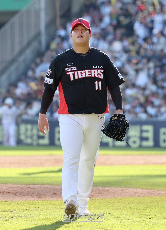 지난달 20일 열린 잠실 두산 베어스전에서 투구를 마친 조상우가 마운드를 내려가고 있다. 잠실=정시종 기자