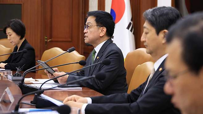 발언하는 최상목 부총리