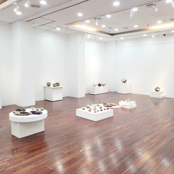 김해분청도자박물관에서 전시예정인 최 작가의 다양한 작품들