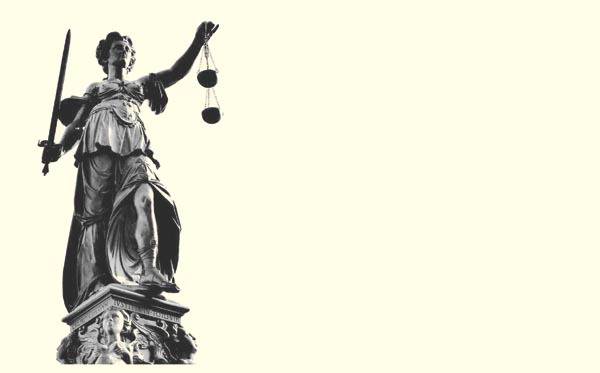 공정하고 평등한 법을 상징하는 정의의 여신 유스티티아.