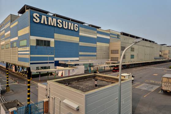 A view of a Samsung Electronics factory in Bac Ninh province, Vietnam on April 3. [REUTERS/YONHAP]
