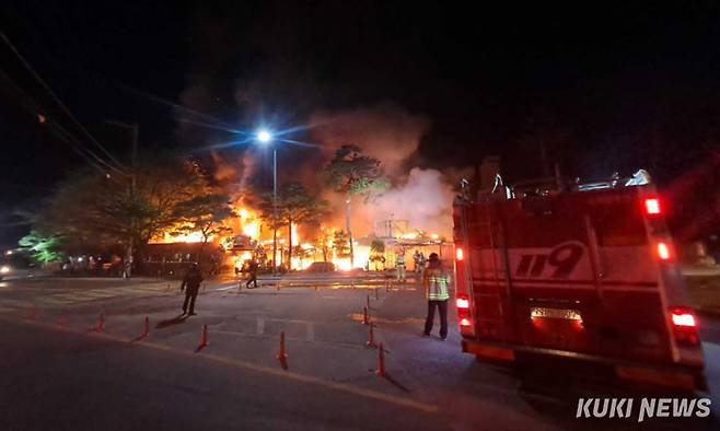 춘천시 신북읍 닭갈비집 화재(강원특별자치도 소방본부 제공)