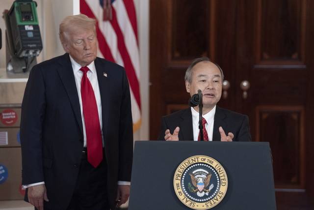 손정의 소프트뱅크 회장이 30일 워싱턴DC 백악관에서 도널드 트럼프 미국 대통령 초청으로 진행된 ‘미국 투자’ 행사에서 발언을 하고 있다. EPA 연합뉴스