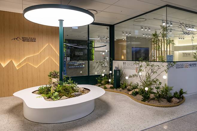 서울 등산관광센터 관악산점 입구