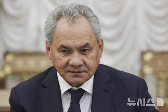 [모스크바=AP/뉴시스]세르게이 쇼이구 러시아 국가안보회의 서기가 지난해 10월 10일(현지 시간) 모스크바에서 블라디미르 푸틴 대통령이 주재하는 회의에 참석해 있다. 2025.05.01.