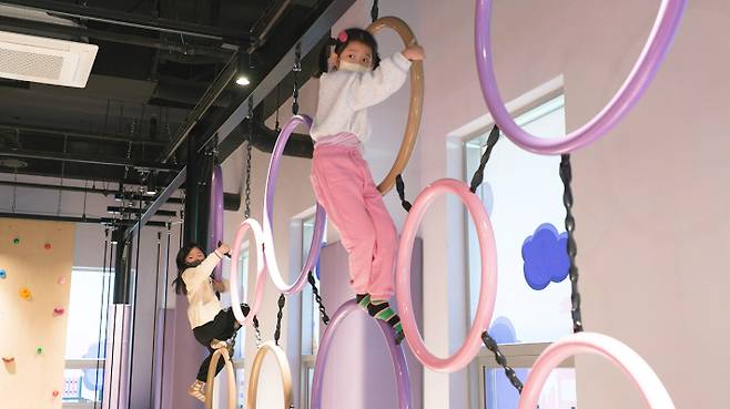 공공형 실내 놀이터 네버랜드. 대구 달성군 제공