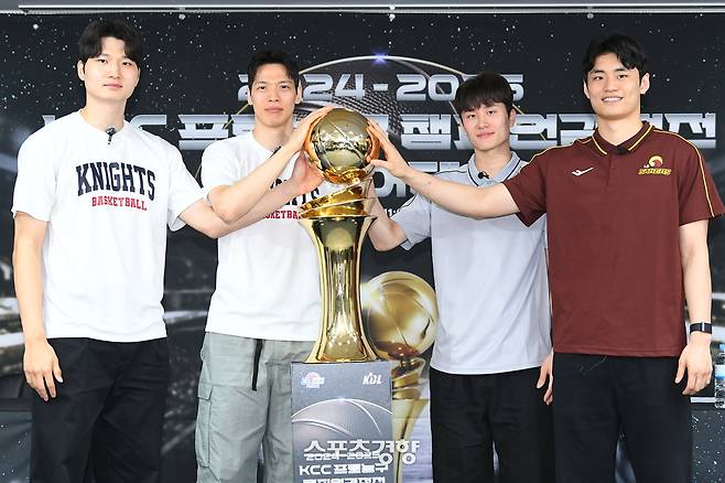 서울 SK 안영준, 김선형과 창원 LG 양준석, 유기상(왼쪽부터). KBL 제공