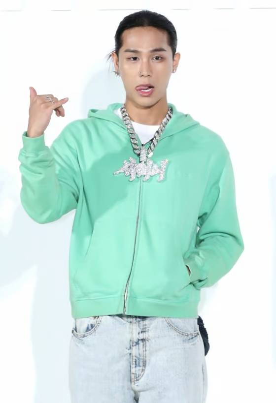 (서울=뉴스1) 권현진 기자 = 래퍼 식케이가 7일 서울 강남구 코엑스에서 진행된 지드래곤 누나의 패션 브랜드 웰던(WE11DONE) 2024 봄여름 컬렉션 '집의 흔적(Remnants of Home)' 공개 포토콜 행사에서 포즈를 취하고 있다. 2023.9.7/뉴스1 Copyright (C) 뉴스1. All rights reserved. 무단 전재 및 재배포 금지. /사진=(서울=뉴스1) 권현진 기자