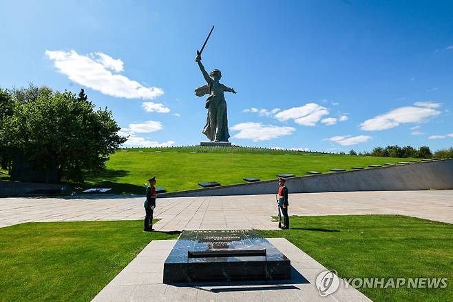 스탈린그라드 전투 기념비가 있는 볼고그라드 마마예프 언덕 [타스 연합뉴스. 재판매 및 DB 금지]