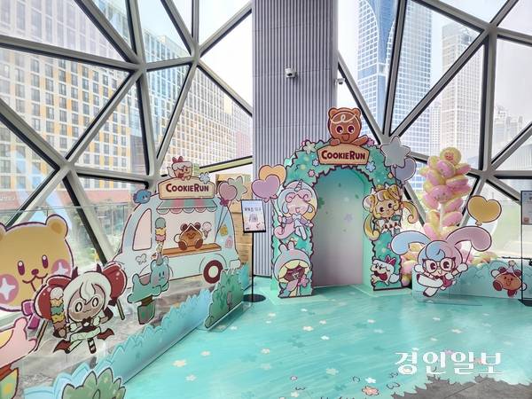갤러리아백화점 광교점 3층 루프스퀘어에서 쿠키런 팝업이 열리고 있다. 2025.5.2 /윤혜경기자 hyegyung@kyeongin.com