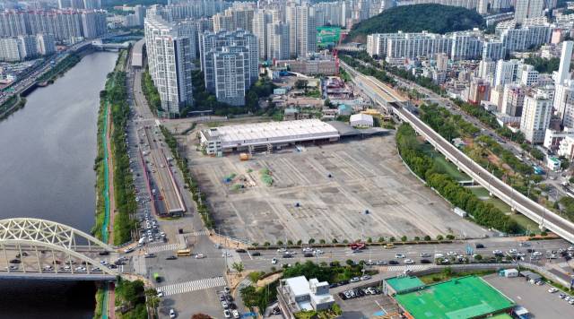 부산 최대규모의 창업시설 조성이 논의 중인 부산 해운대구 옛 한진CY 부지. 정종회 기자 jjh@