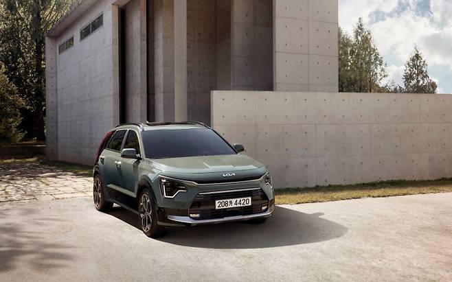 기아가 니로 하이브리드에 안전 사양을 기본 적용한 베스트 셀렉션 트림을 출시했다. 사진=기아