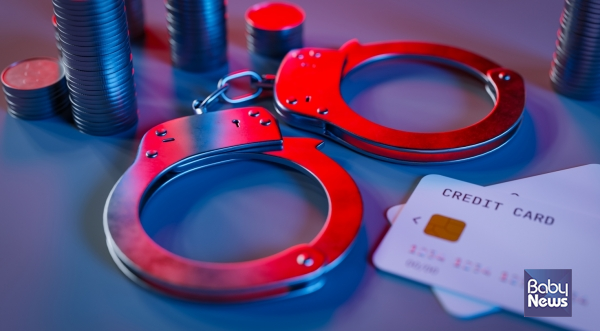 행정안전부는 각종 금융 범죄를 예방할 수 있는 '비대면 계좌개설 및 여신거래 안심차단'과 검찰을 사칭한 보이스피싱을 막는 '찐센터', 스미싱 문자를 판별해 주는 '보호나라'를 이달의 추천 공공서비스로 선정했다. ⓒ베이비뉴스